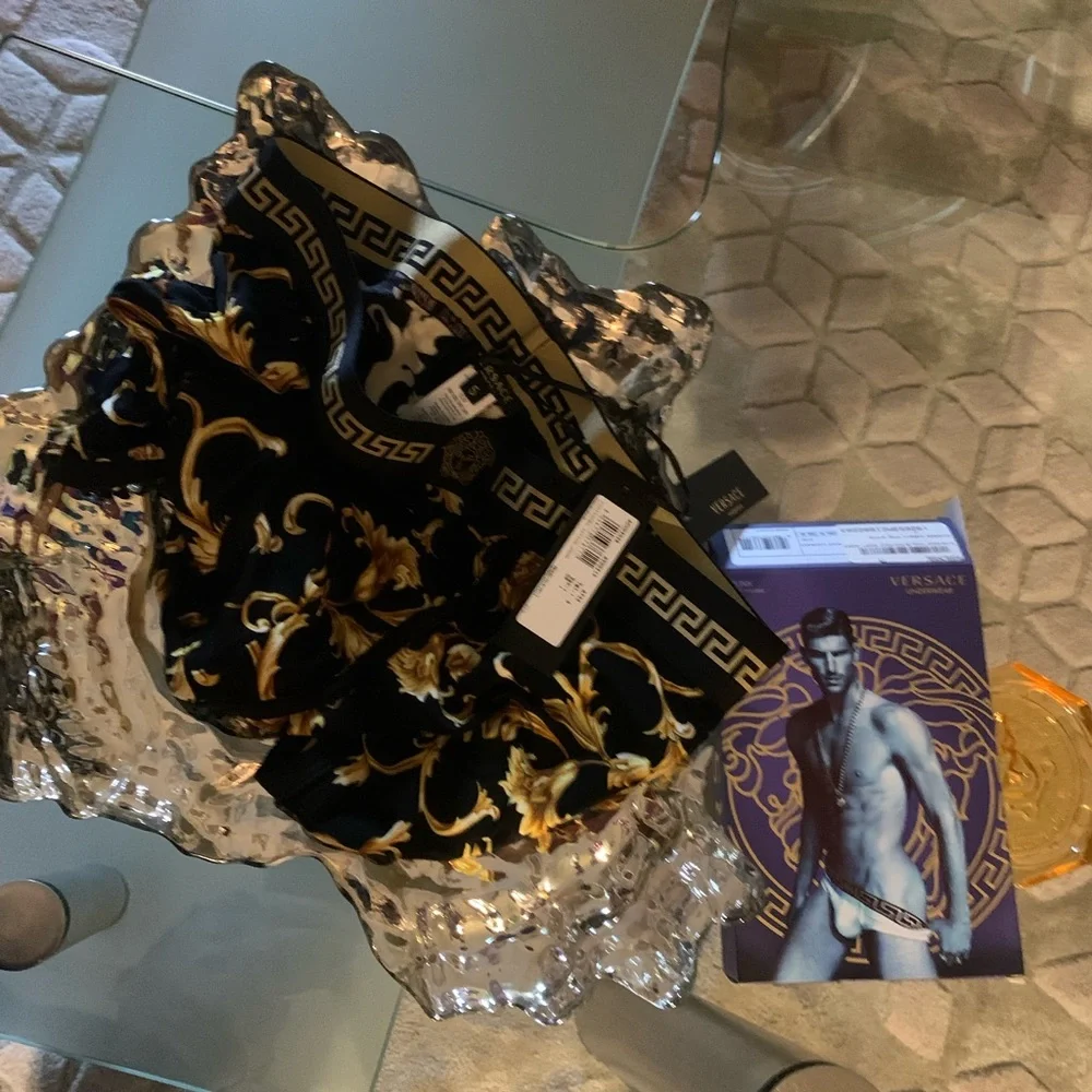 VERSACE - Picture 4 of 10